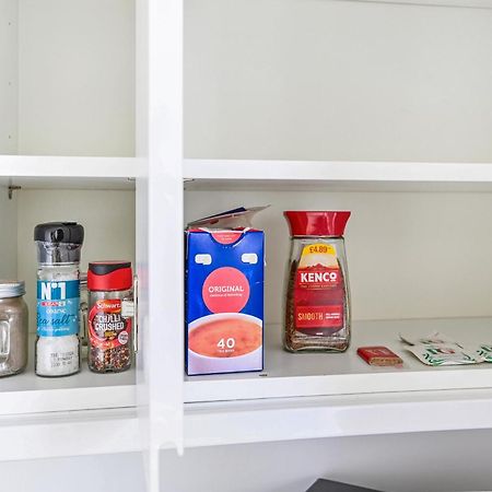 Family 1 Bed Apt Near Cardiff City Centre, Free Parking, Quiet, Secure Neighbourhood Екстериор снимка
