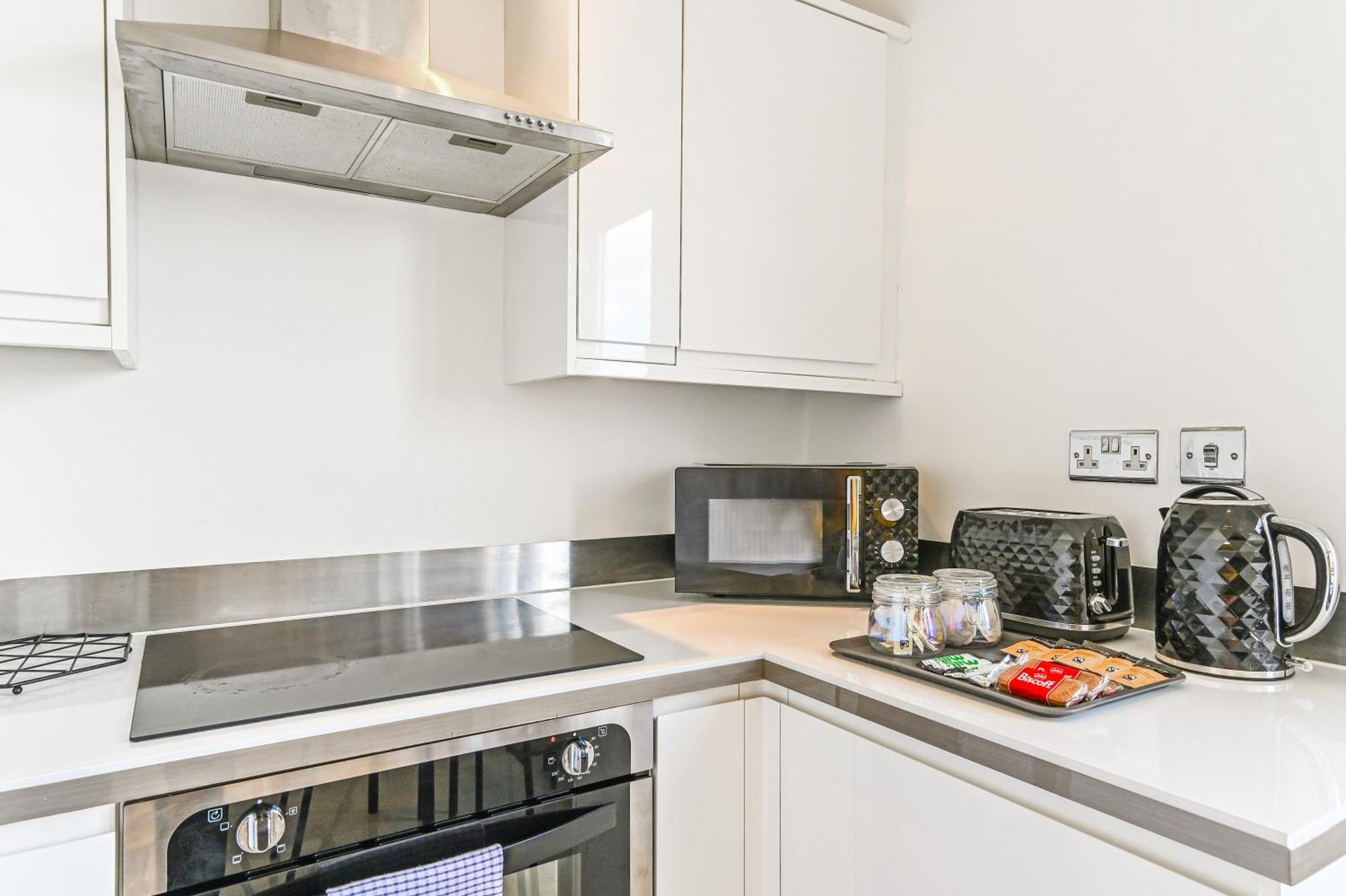Family 1 Bed Apt Near Cardiff City Centre, Free Parking, Quiet, Secure Neighbourhood Екстериор снимка