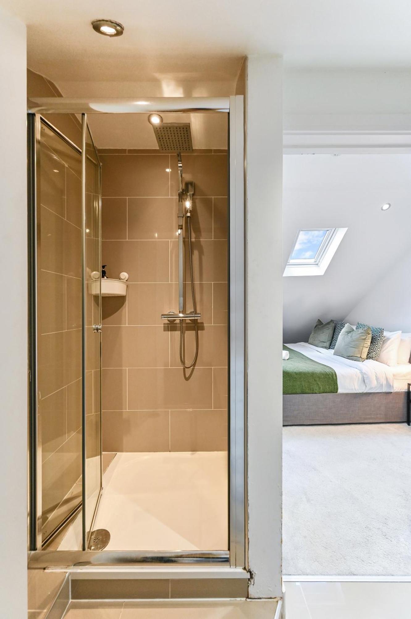 Family 1 Bed Apt Near Cardiff City Centre, Free Parking, Quiet, Secure Neighbourhood Екстериор снимка