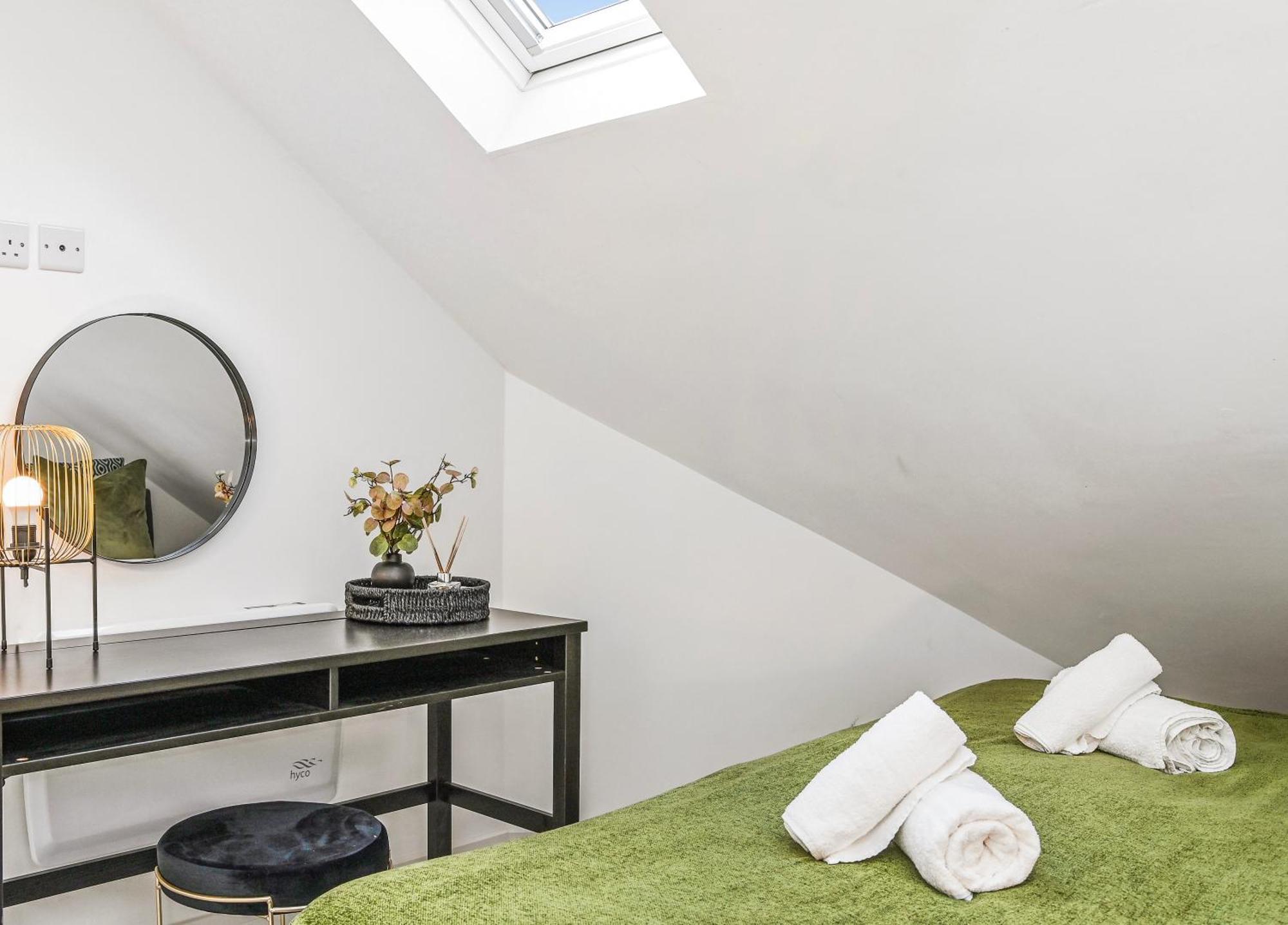 Family 1 Bed Apt Near Cardiff City Centre, Free Parking, Quiet, Secure Neighbourhood Екстериор снимка