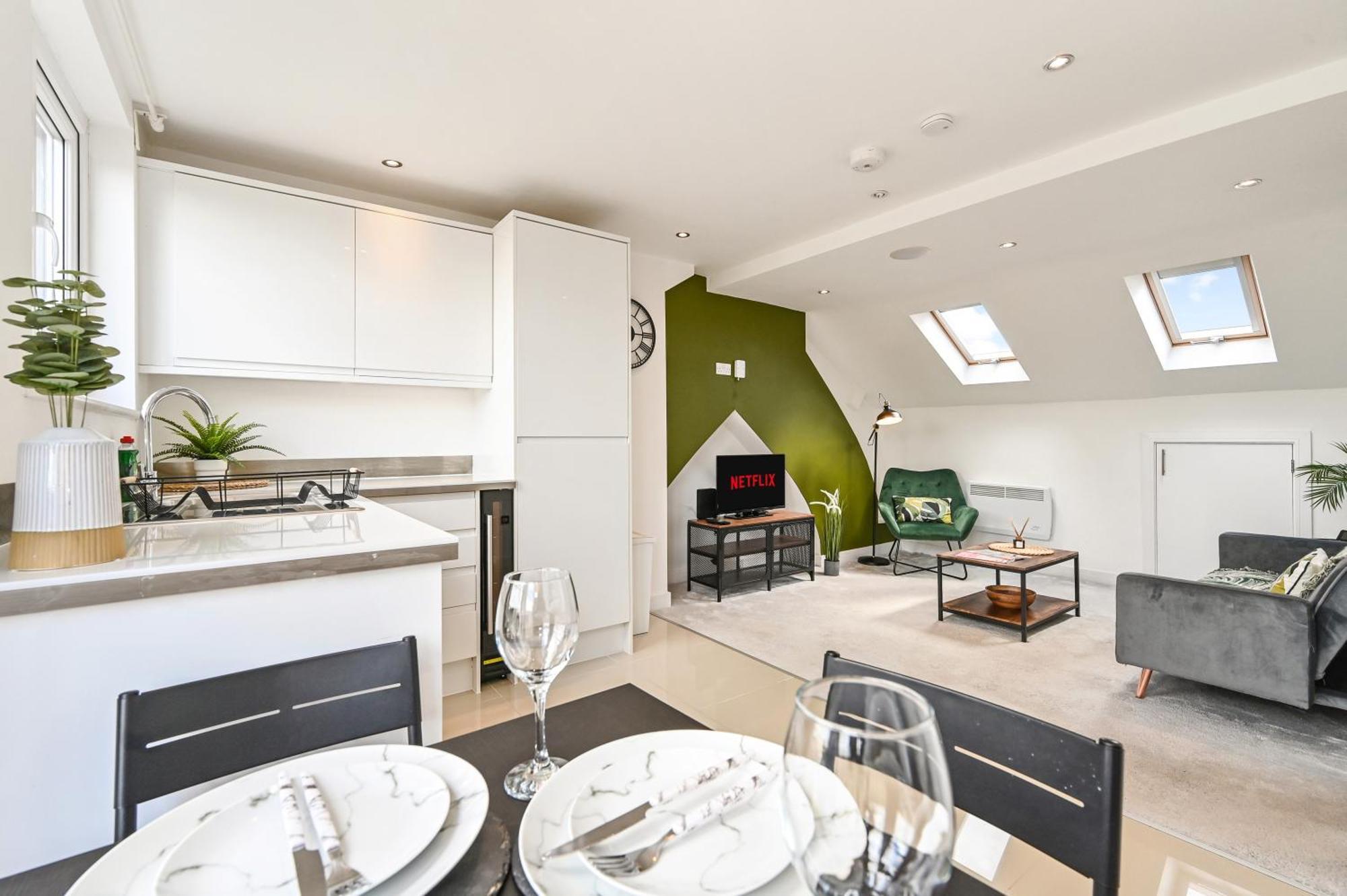 Family 1 Bed Apt Near Cardiff City Centre, Free Parking, Quiet, Secure Neighbourhood Екстериор снимка